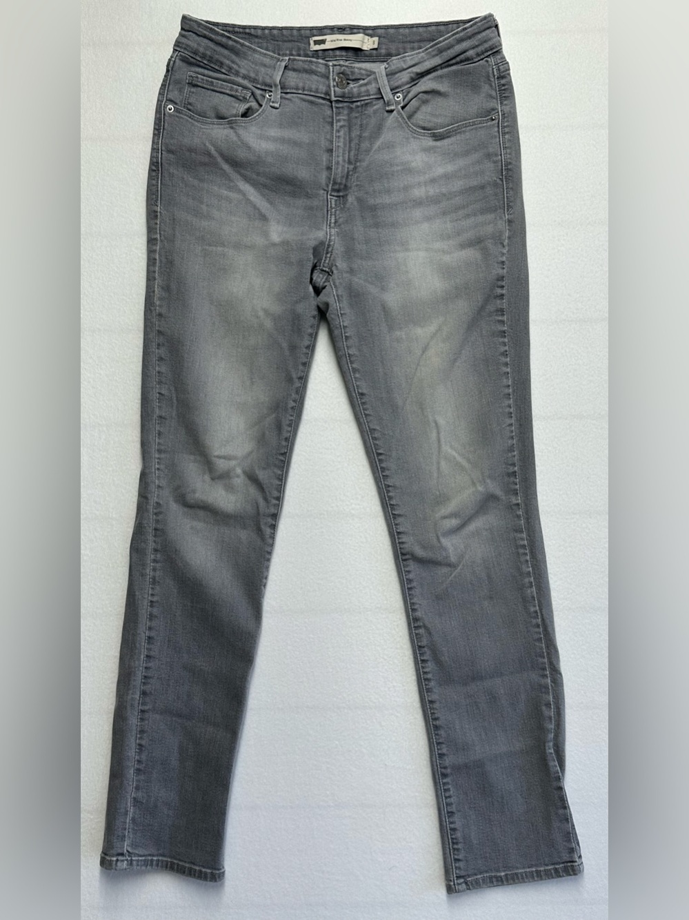 Levi’s Women’s Size 8 Skinny Jeans Faded Gray Stretch Denim 30” Inseam